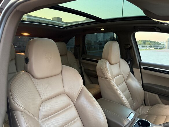 2011 Porsche Cayenne Diesel II (958), фиолетовый - вид 17