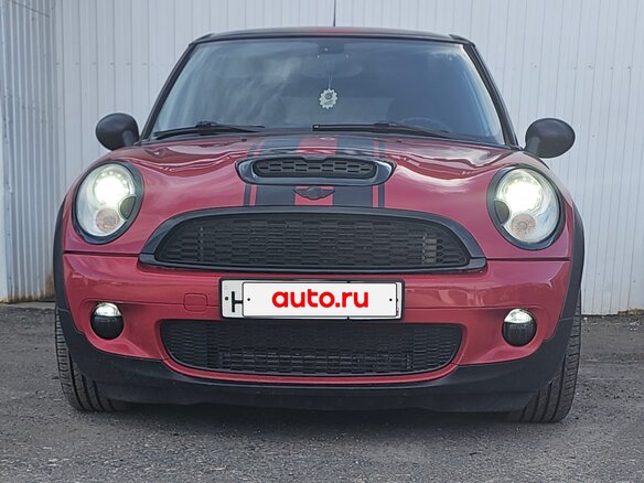 2010 Mini Hatch Cooper S II (R56) Рестайлинг, красный, 865000 рублей - вид 14