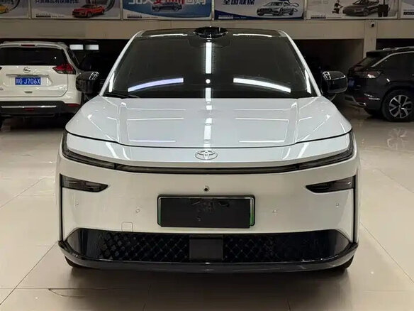 2025 Toyota bZ3X 58.3 kWh, белый, 2890000 рублей - вид 2