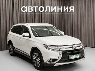 2015 Mitsubishi Outlander III Рестайлинг 2, белый, 1950000 рублей, вид 3