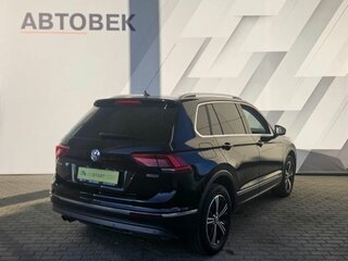 2019 Volkswagen Tiguan II, чёрный, 2480000 рублей, вид 3