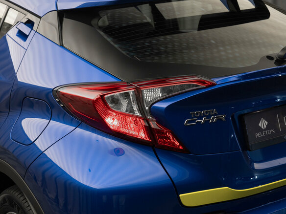 2018 Toyota C-HR I, синий, 2420000 рублей - вид 8