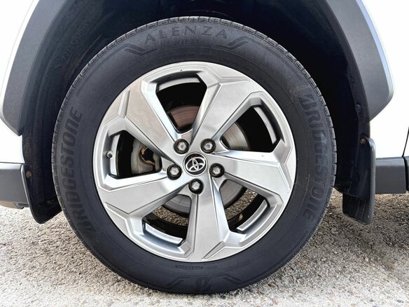 2020 Toyota RAV4 V (XA50), белый, 3120000 рублей - вид 6