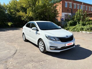 2015 Kia Rio III Рестайлинг, белый, 930000 рублей, вид 3