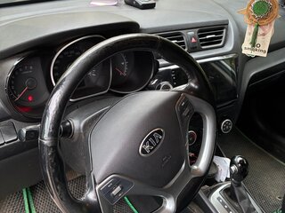 2017 Kia Rio III Рестайлинг, серебристый, 999000 рублей, вид 5