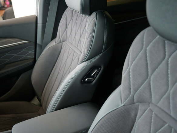 2026 Geely Monjaro I, чёрный, 4954990 рублей - вид 21