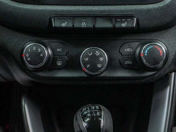 2016 Kia Ceed II Рестайлинг, белый - вид 14