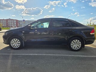 2013 Volkswagen Polo V, чёрный, 940000 рублей, вид 4
