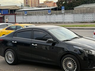 2021 Kia Rio IV Рестайлинг, чёрный, 1580000 рублей, вид 1