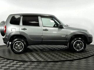 2018 Chevrolet Niva I Рестайлинг, серый, 860000 рублей, вид 5