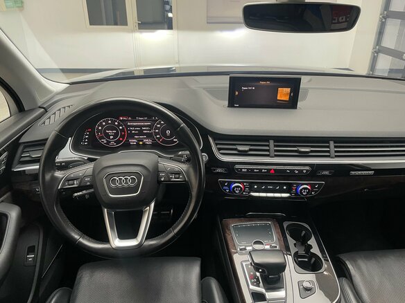 2016 Audi Q7 II (4M), чёрный, 4190000 рублей - вид 17