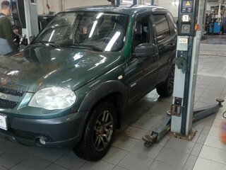 2013 Chevrolet Niva I Рестайлинг, серый, 299000 рублей, вид 1