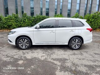 2021 Mitsubishi Outlander III Рестайлинг 3, белый, 1944000 рублей, вид 2