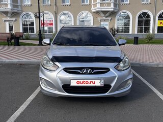 2011 Hyundai Solaris I, серебристый, 675000 рублей, вид 2