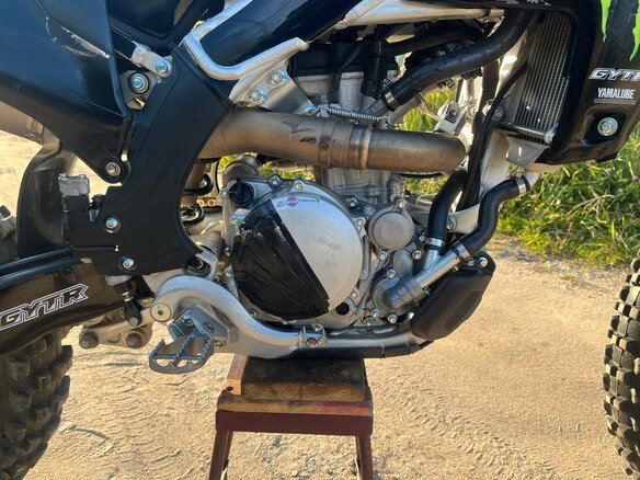 2025 Yamaha YZ250F, чёрный - вид 3