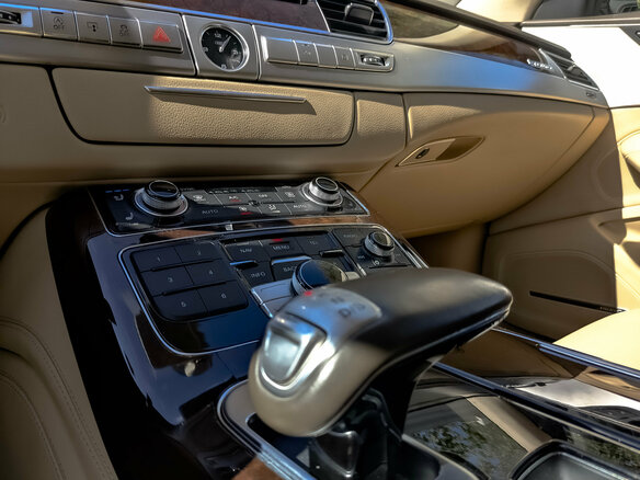 2014 Audi A8 III (D4) Рестайлинг, чёрный - вид 24