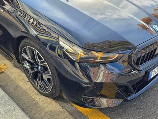 2025 BMW 5 серии 530e xDrive VIII (G60/G61/G68), чёрный, 7730000 рублей, вид 2