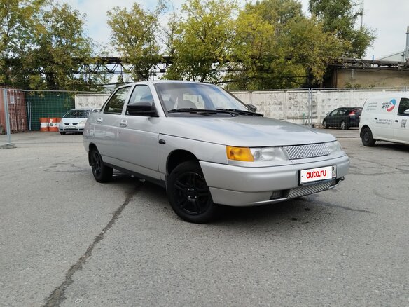 2003 Lada (ВАЗ) 2110, серебристый, 210000 рублей - вид 3