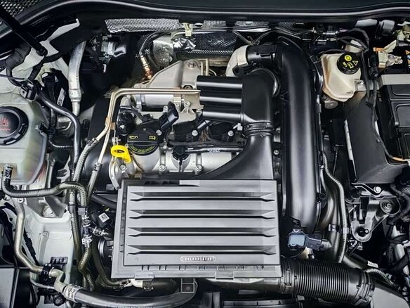 2023 Audi A3 Sportback 35 TFSI IV (8Y), белый, 1958000 рублей - вид 15