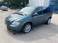 2001 Chrysler Voyager IV, серый, 255000 рублей