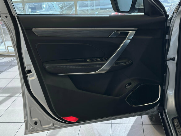 2023 Geely Atlas Pro, серый, 1820000 рублей - вид 13