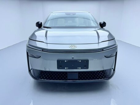 2026 Toyota bZ3X 58.3 kWh, серебристый, 2780000 рублей, вид 1