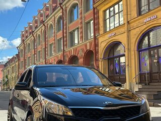 2021 Kia Rio IV Рестайлинг, чёрный, 1320000 рублей, вид 2