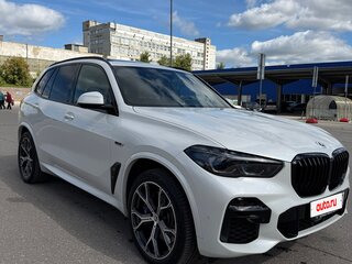 2022 BMW X5 45e IV (G05/G18), белый, 9415000 рублей, вид 5