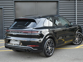 2024 Porsche Cayenne III Рестайлинг, чёрный, 15150000 рублей, вид 5