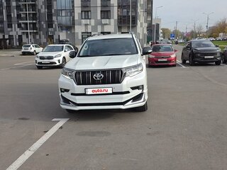 2021 Toyota Land Cruiser Prado 150 Series Рестайлинг 3, белый, 5550000 рублей, вид 4