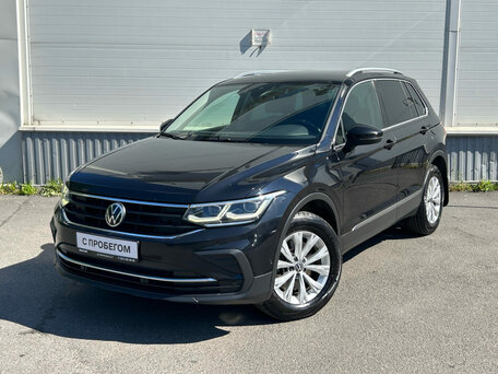 2020 Volkswagen Tiguan II Рестайлинг, чёрный, 2845000 рублей, вид 2