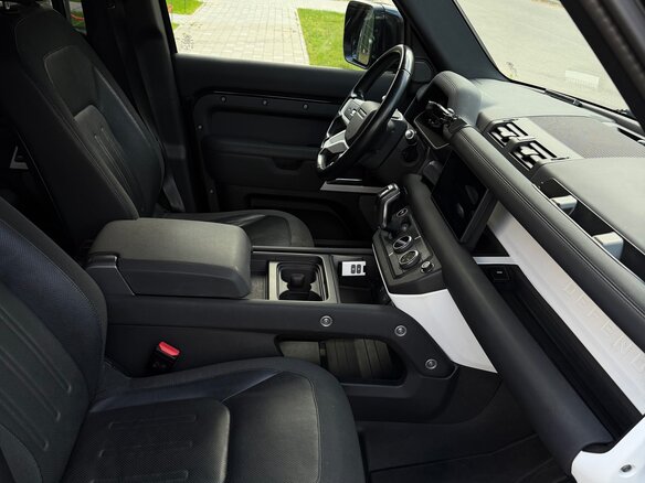 2020 Land Rover Defender 110 II, чёрный, 5164356 рублей - вид 6