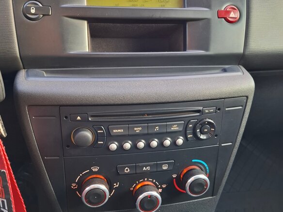 2005 Citroen C4 I, серебристый, 229000 рублей - вид 8