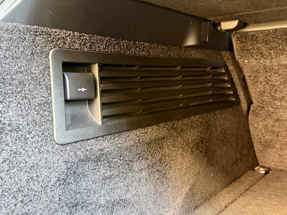 2019 Land Rover Range Rover IV Рестайлинг, белый, 7700000 рублей - вид 27