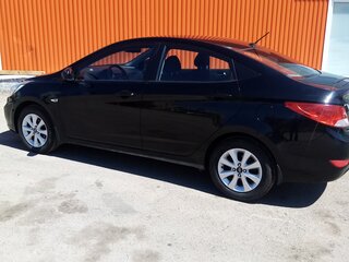 2013 Hyundai Solaris I, чёрный, 854000 рублей, вид 3