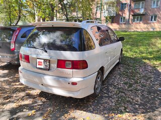 1998 Toyota Ipsum I (M10), бежевый, 650000 рублей, вид 3