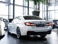 2021 BMW 5 серии 530i xDrive VII (G30/G31/G38) Рестайлинг, белый, 4990000 рублей - вид 3