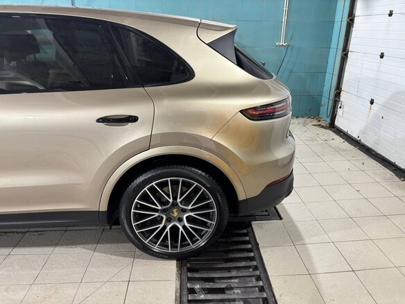 2018 Porsche Cayenne III, коричневый, 8800000 рублей - вид 13