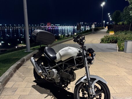 2001 Ducati Monster 400, белый, 250000 рублей, вид 3