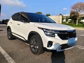 2023 Kia Seltos I Рестайлинг, белый, 1750000 рублей, вид 4
