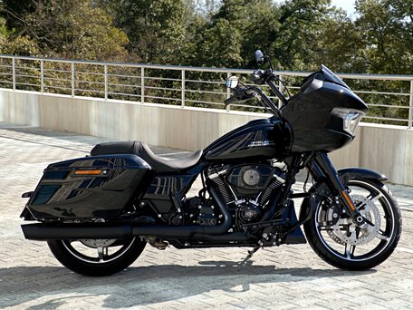 2026 Harley-Davidson Road Glide, чёрный, 3400000 рублей, вид 2