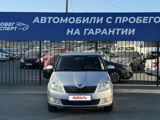2012 Skoda Fabia II Рестайлинг, серебристый, 650000 рублей, вид 2