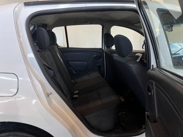 2013 Renault Sandero I, белый, 434000 рублей - вид 16