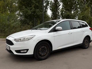 2017 Ford Focus III Рестайлинг, белый, 950000 рублей, вид 4