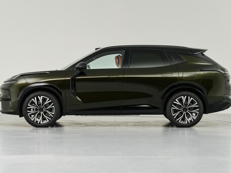 2026 Lynk & Co 08 EM-P 38.2 kWh I Рестайлинг, зелёный, 5557000 рублей, вид 3