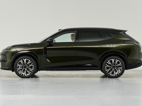 2026 Lynk & Co 08 EM-P 38.2 kWh I Рестайлинг, зелёный, 5557000 рублей - вид 2