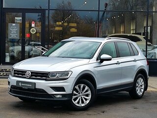 2017 Volkswagen Tiguan II, серебристый, 2089000 рублей, вид 1