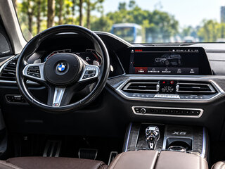 2024 BMW X5 30d IV (G05/G18), чёрный, 9000000 рублей, вид 4