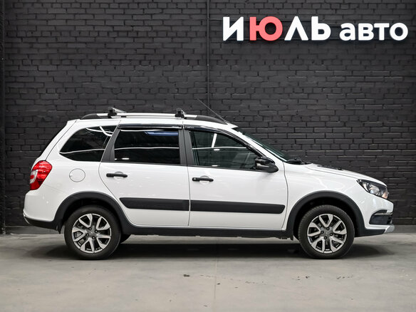 2023 Lada (ВАЗ) Granta Cross I Рестайлинг, белый, 850000 рублей - вид 9
