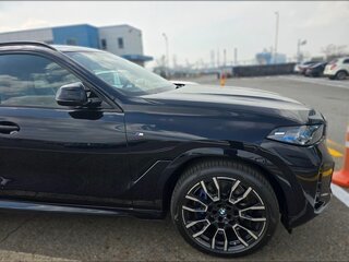 2026 BMW X6 40i III (G06) Рестайлинг, чёрный, 12000000 рублей, вид 3